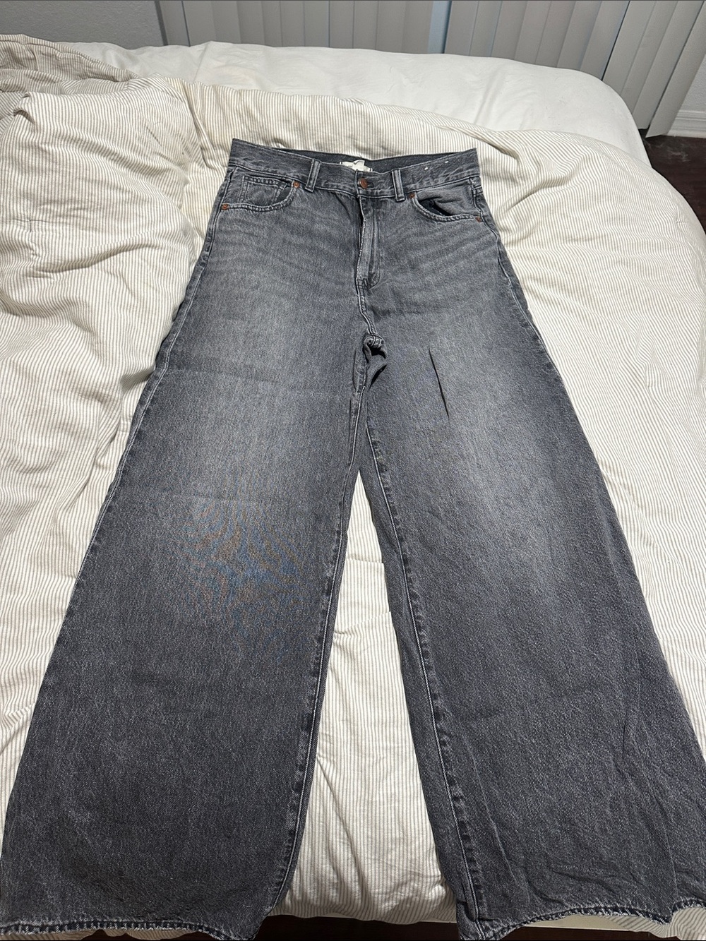 Madewell super wide leg jeans size 28